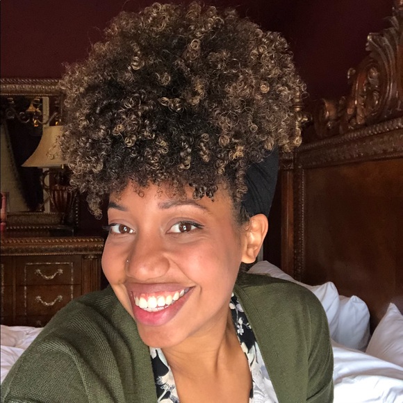 Meet the Ambassador - Jolie - Picture 3 of 8